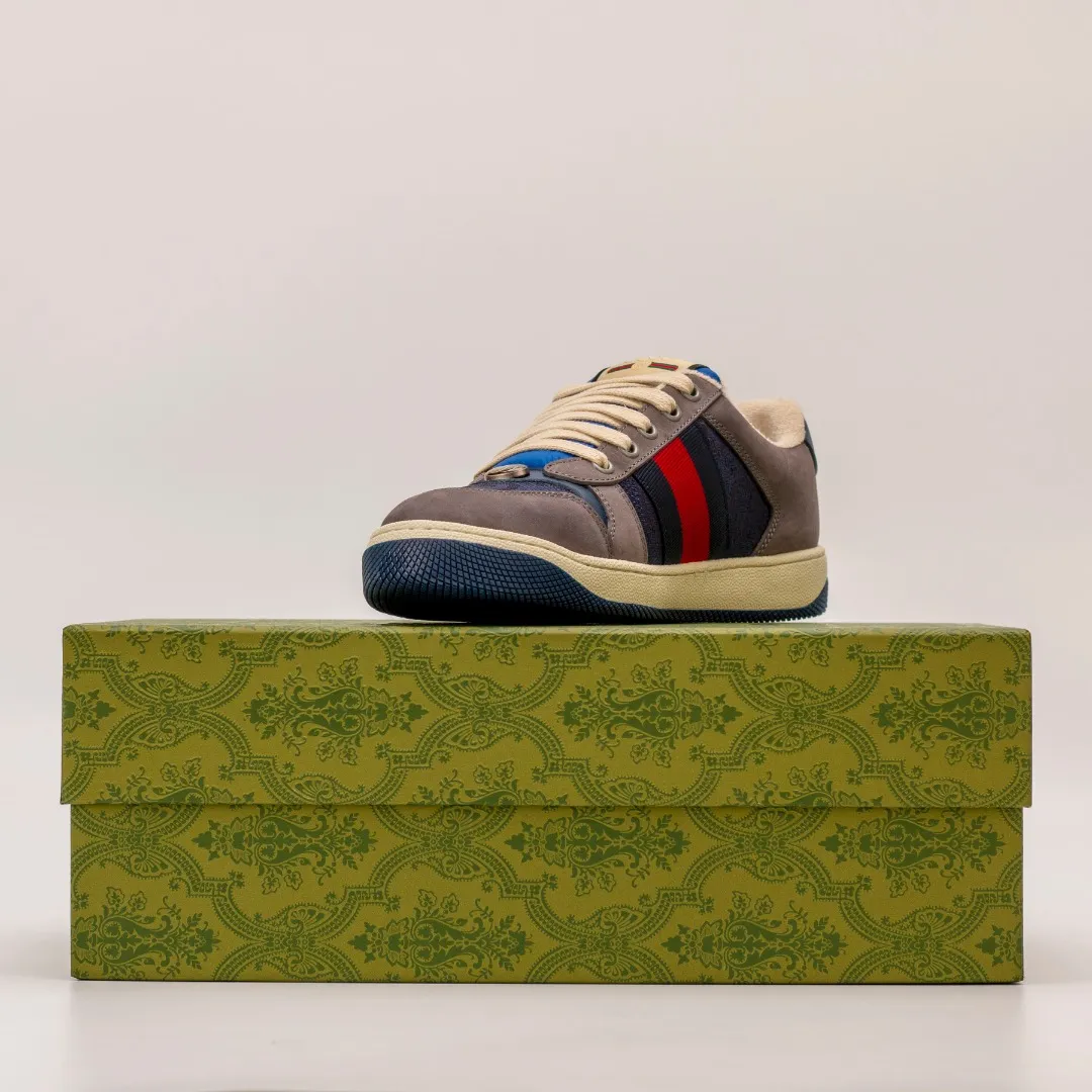 Factory price 580 [Higher version] GUCCI casual sports distressed small dirty shoes, polished cowhide fabric, hand-made distressed effect!  Original terry cloth, delicate, soft, comfortable and breathable. Privately molded steel-stamped two-color original TPU outsole (lower layer is wider, upper layer is narrower) to differentiate the wrong version of the outsole in the market. Fabric, material, outsole, detail comparison SIZE: 34-41, 38-45 regular size (women's 34, 41, men's 38, 45 customized, non-returnable and non-exchangeable) (women's colors and men's models need to be customized)